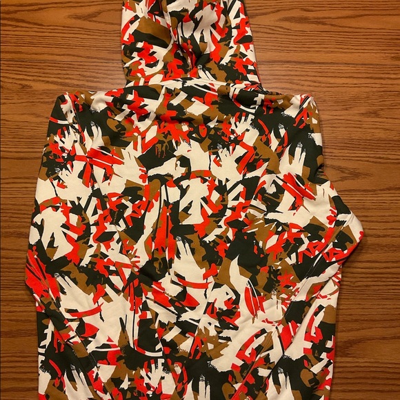 BNWT Timberland Orange Camo Hoodie Men’s Medium - Picture 2 of 2